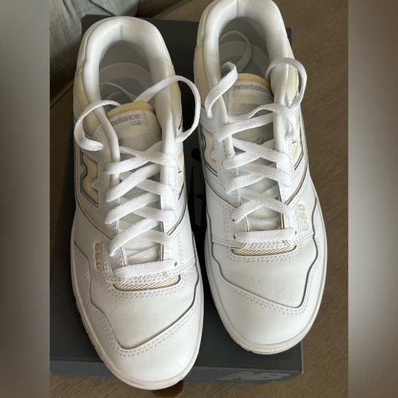 New Balance 550 White with Beige Accents Sz 8.5 - Picture 4 of 8